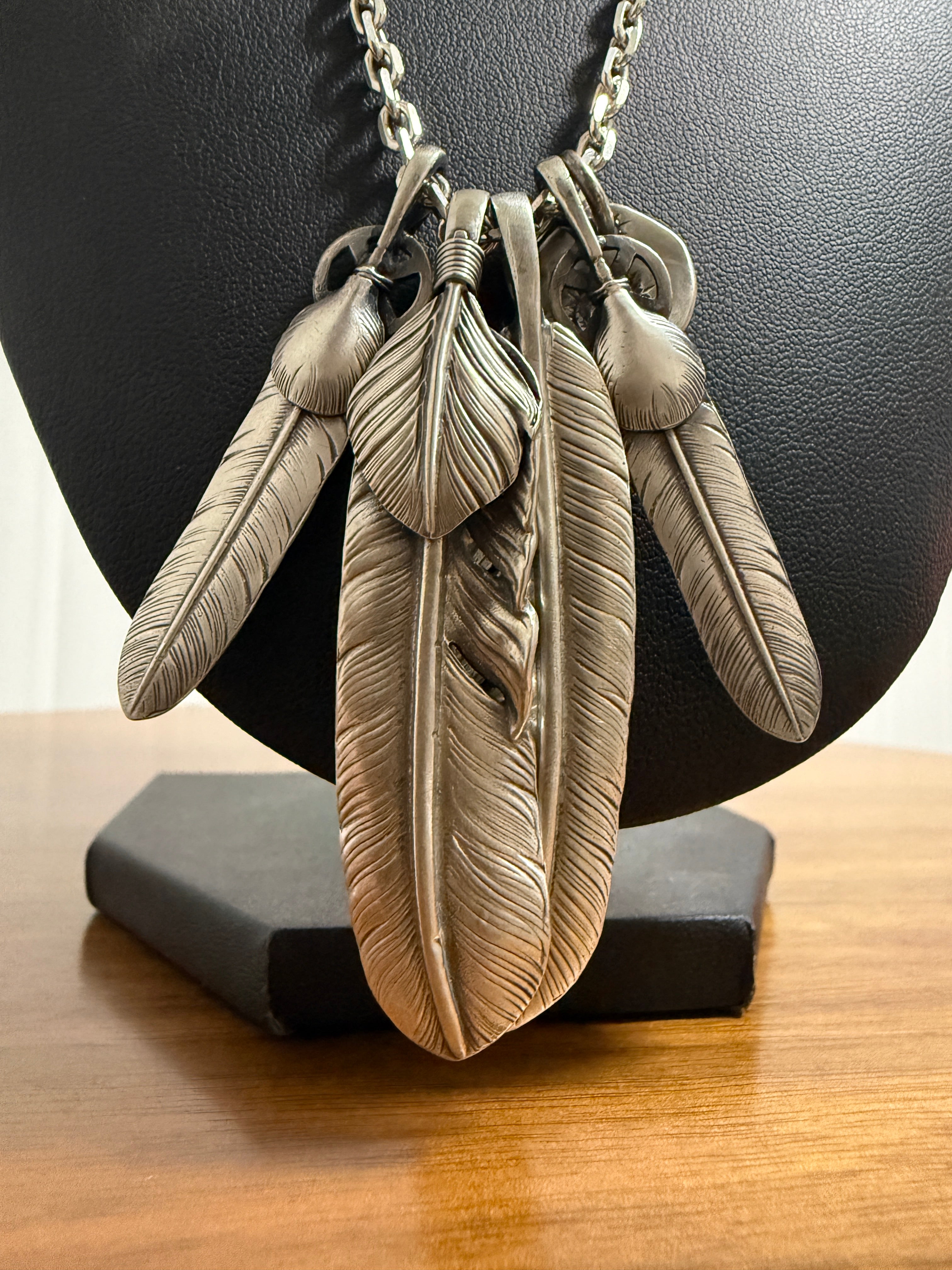 ゴローズ 上銀特大フェザー左+プレーン特大フェザー右+SVハートホイールフェザー大×2+太陽inメタル大+金メタルホイール付イーグルフック細角チェーン(70cm)セットアップ