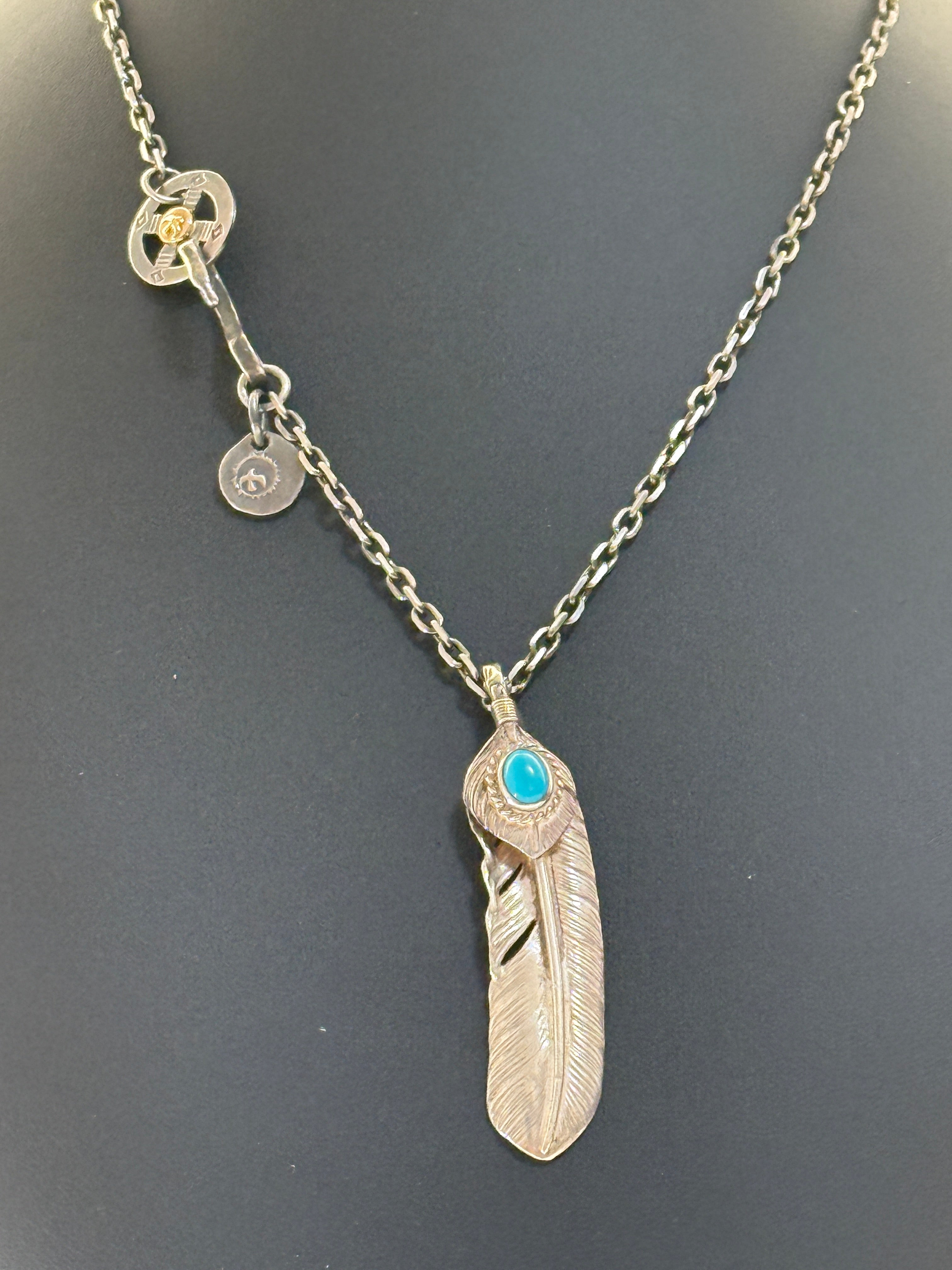 ゴローズ 上銀銀縄TQ特大フェザー(現行右)+SVin太陽メタル小+金メタルホイール付イーグルフック細角チェーンセットアップ