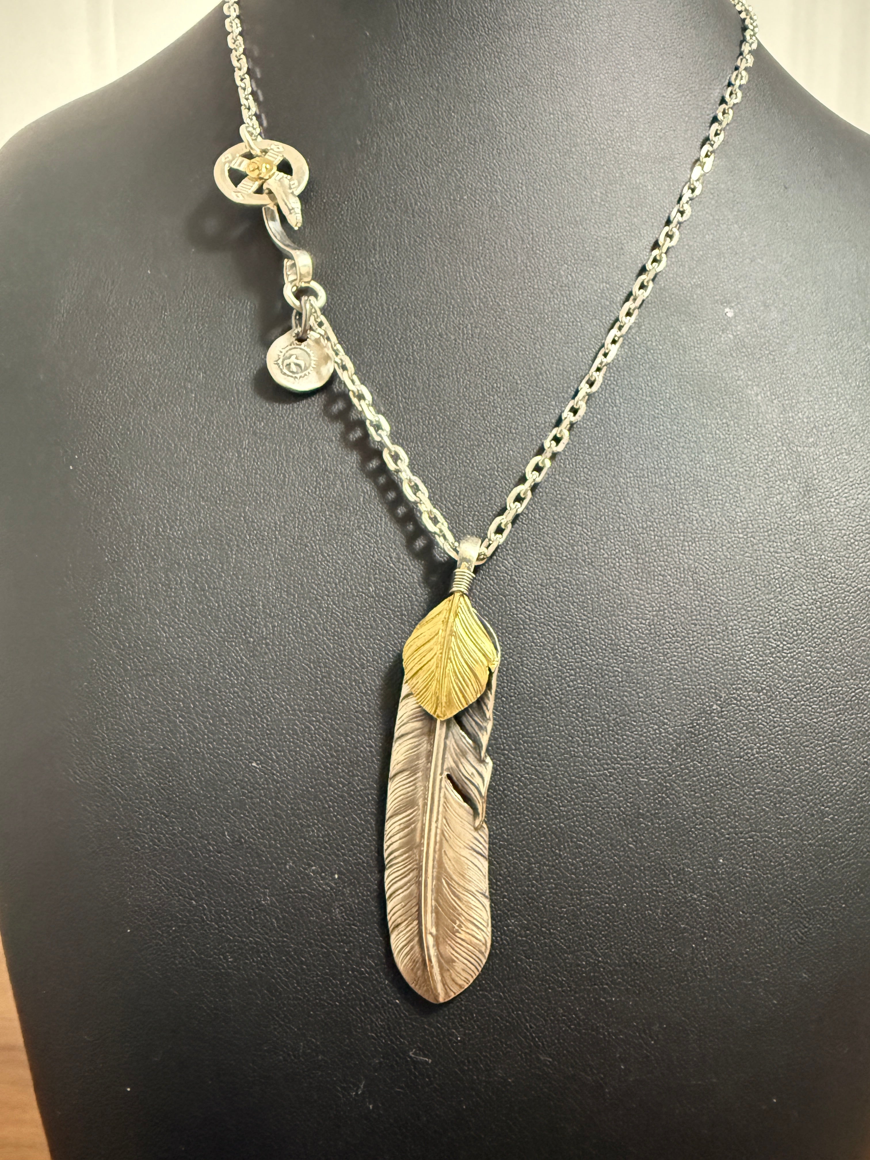 ゴローズ 上金特大フェザー左+SV太陽inメタル小+金メタルホイール付イーグルフック細角チェーン(47cm)セットアップ