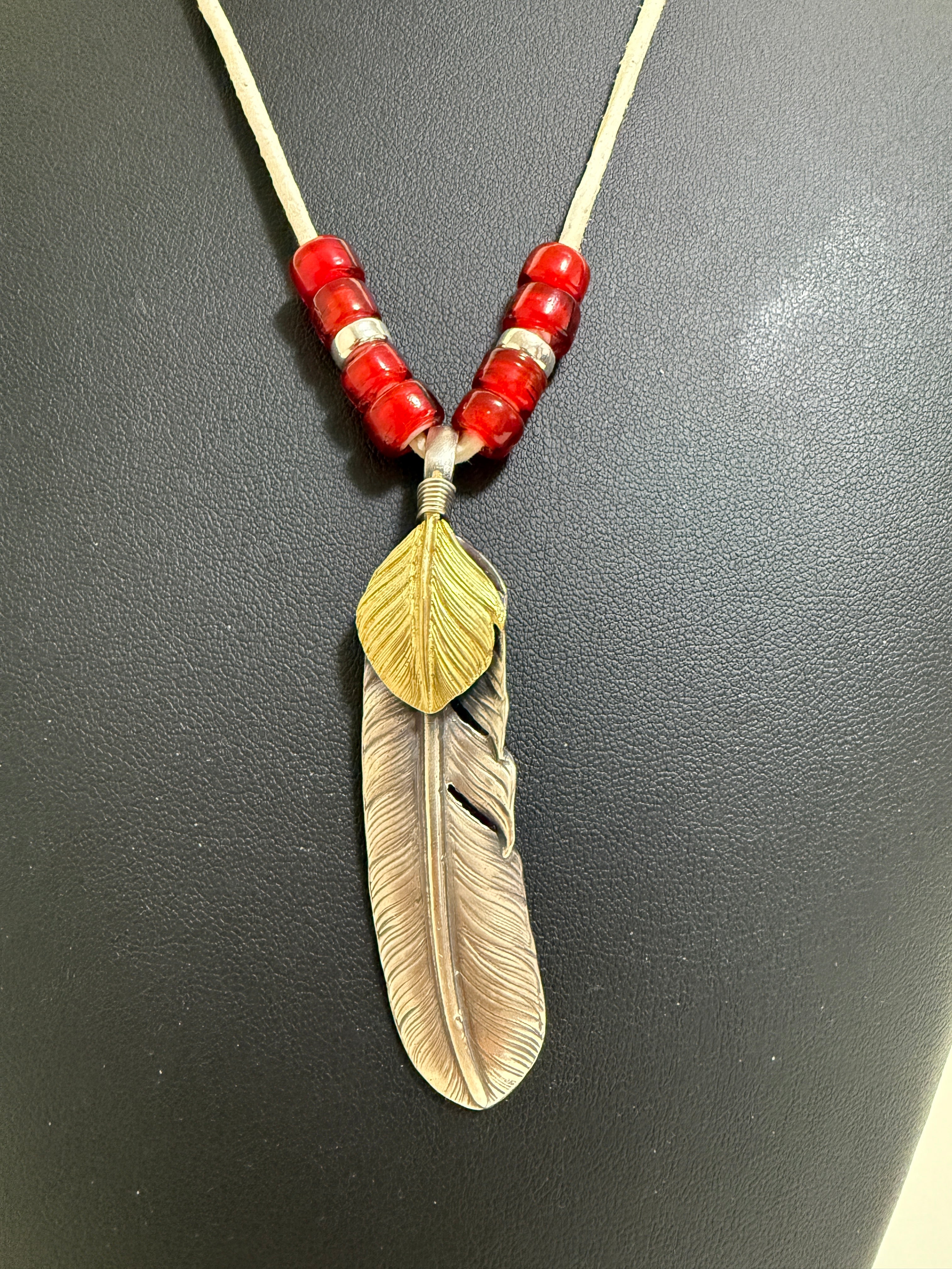 ゴローズ 上金特大フェザー左向きビーズ鹿革紐セットアップ