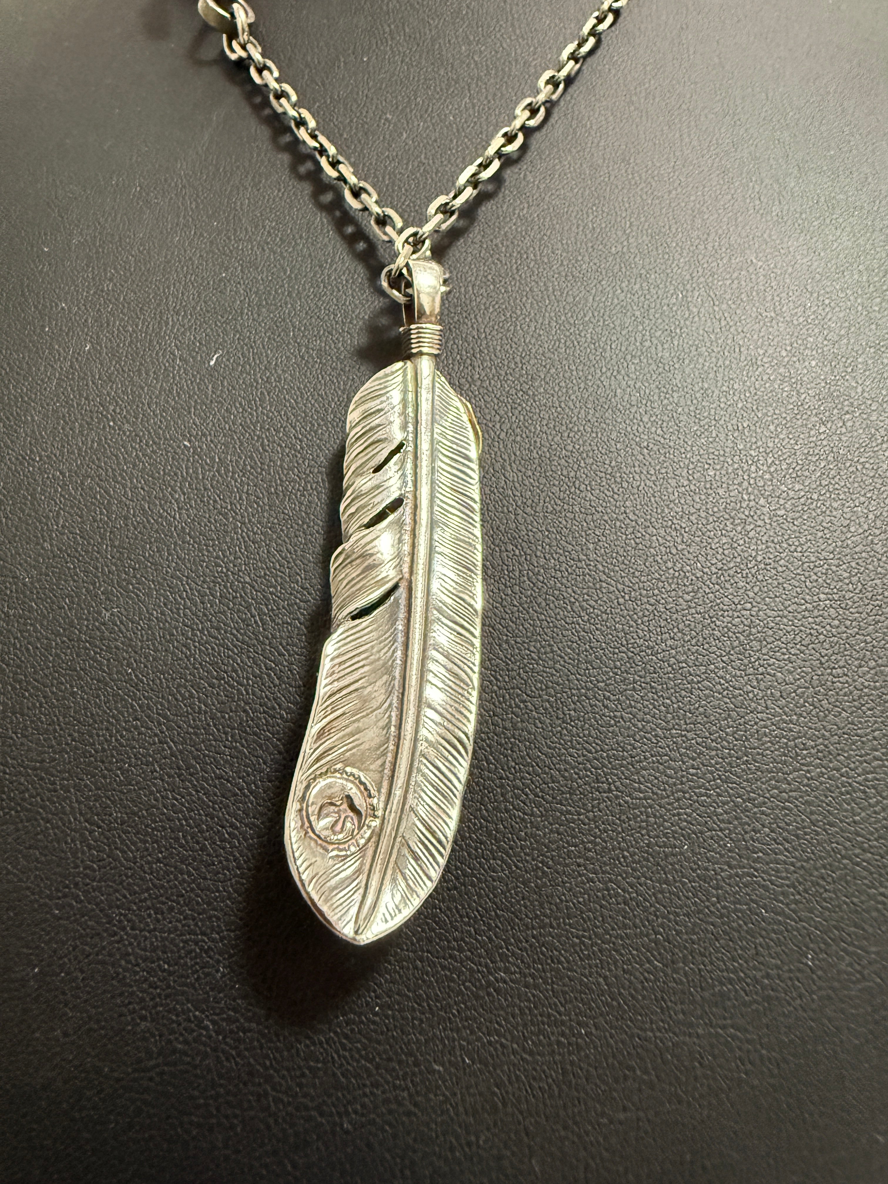 ゴローズ 上金特大フェザー左+金メタル付イーグルフック細角チェーンセットアップ