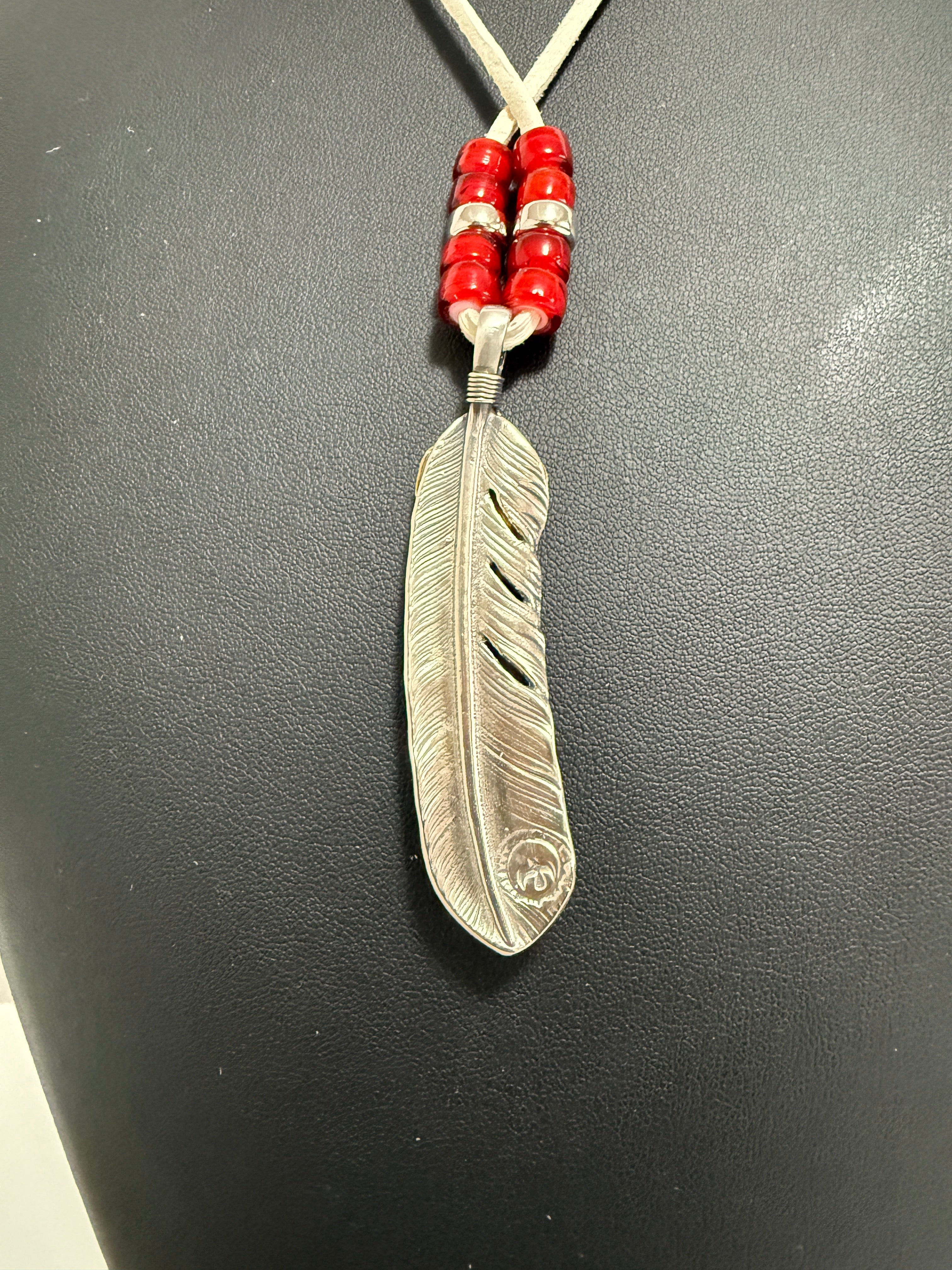 ゴローズ 上金特大フェザー右+ビーズ鹿革紐セットアップ