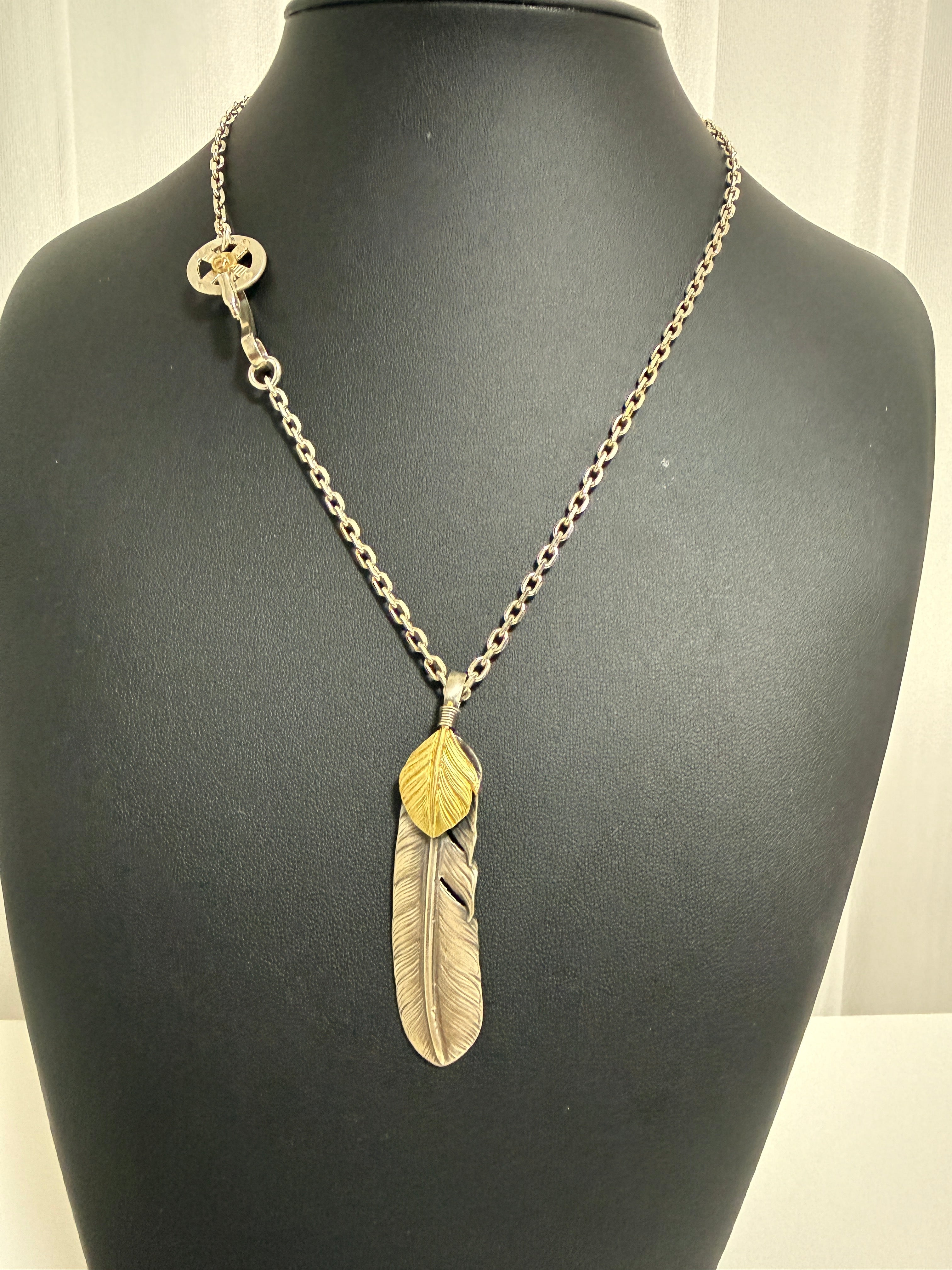 ゴローズ 上金特大フェザー左+金メタルホイール付イーグルフック細角チェーン(47cm)セットアップ