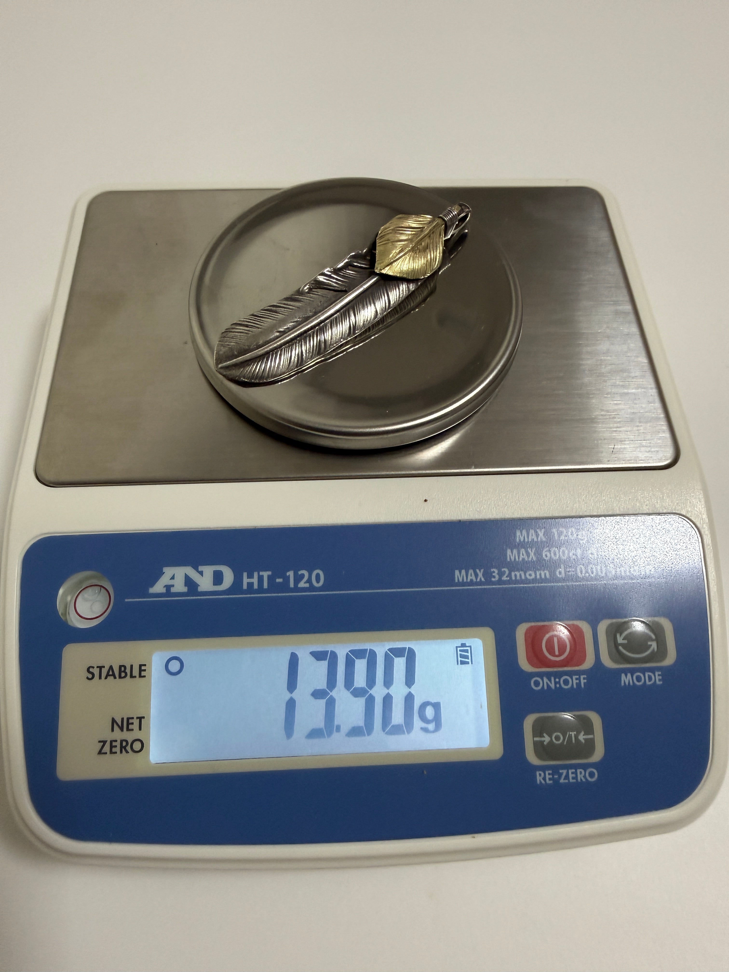 ゴローズ 上金特大フェザー右+K18太陽inメタル小+金メタルホイール付イーグルフック細角チェーン(47cm)セットアップ