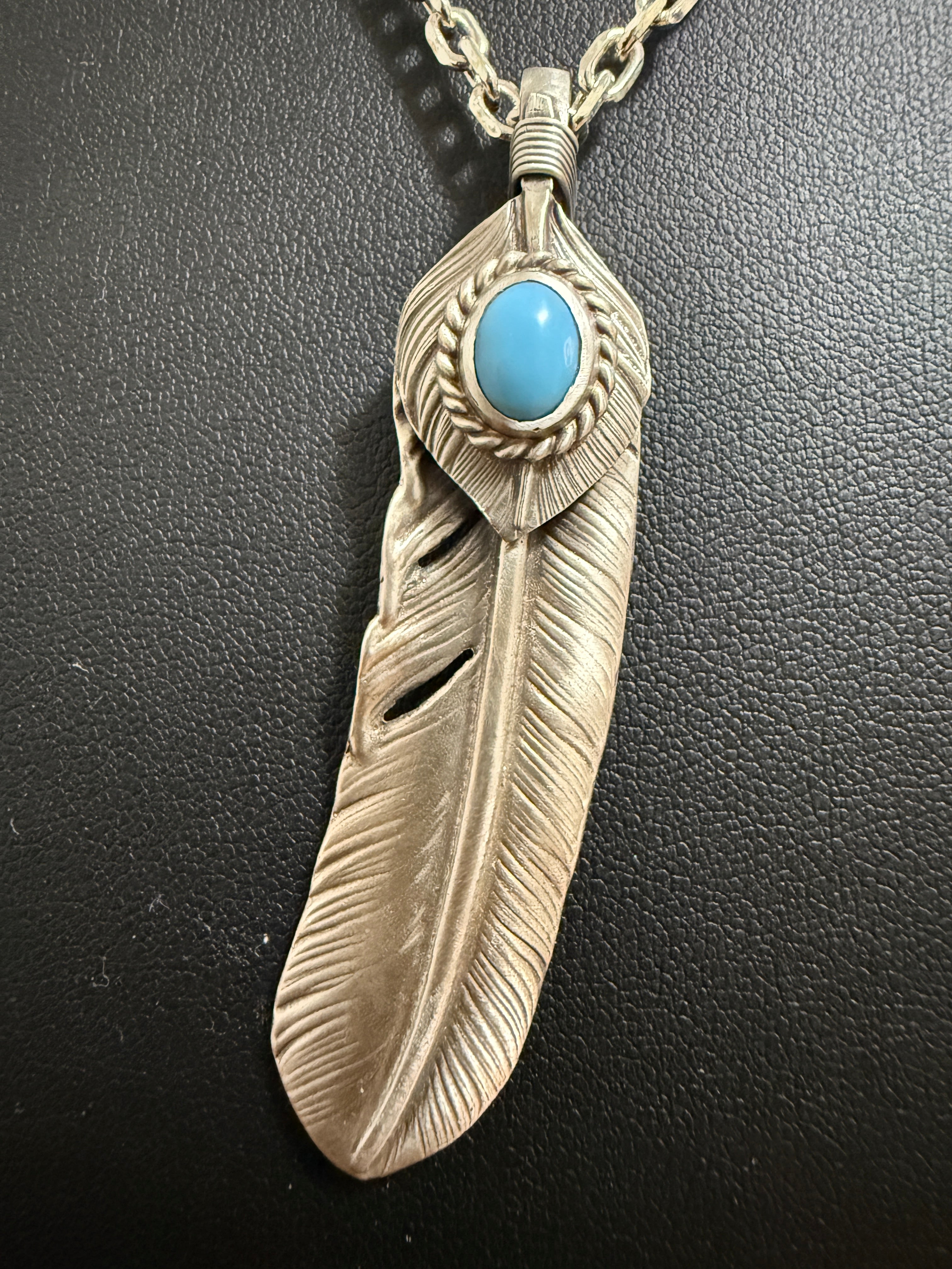 ゴローズ　上銀銀縄ターコイズ特大フェザー右＋SV太陽inメタル大＋金メタルホイール付イーグルフック細角チェーン（47cm）セットアップ