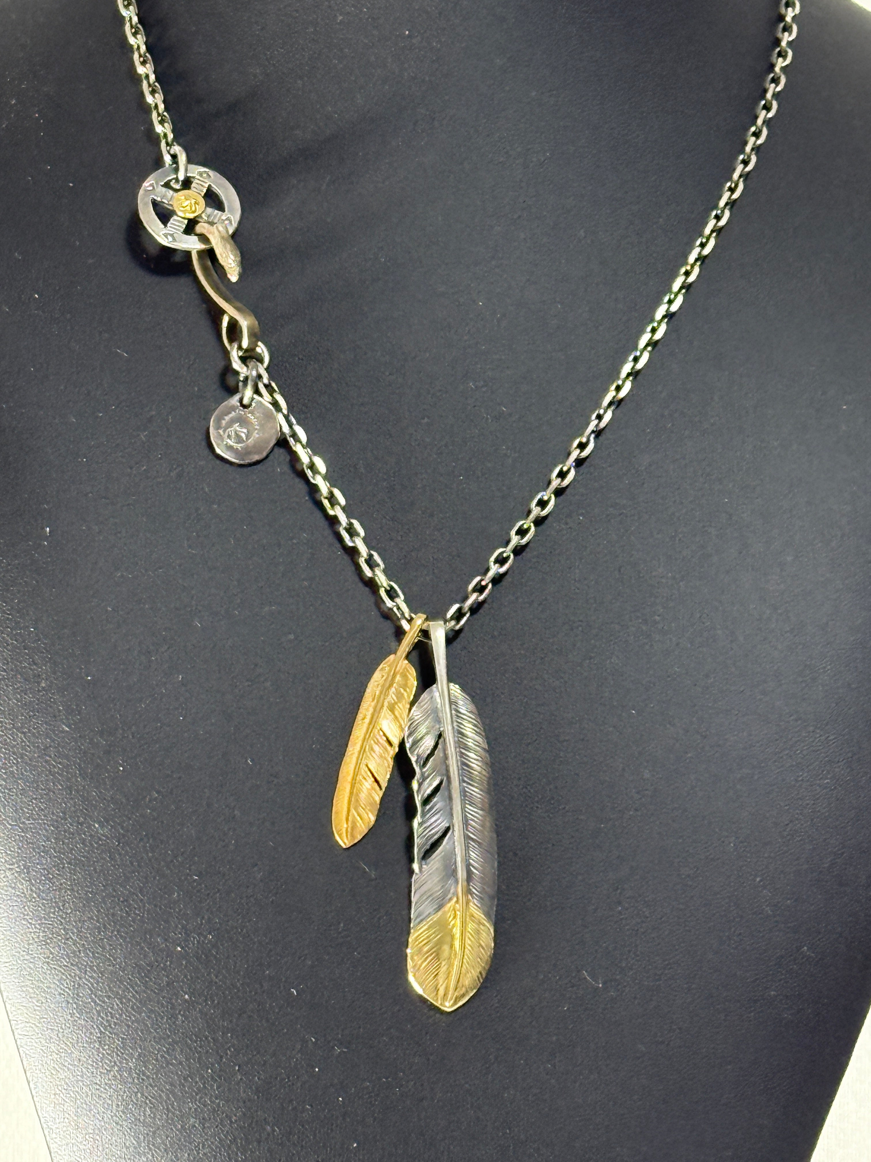 ゴローズ　先金特大フェザー（現行右）＋K18フェザー大（左）＋SVin太陽メタル大＋金メタルホイール付イーグルフック細角チェーン（50cm）セットアップ