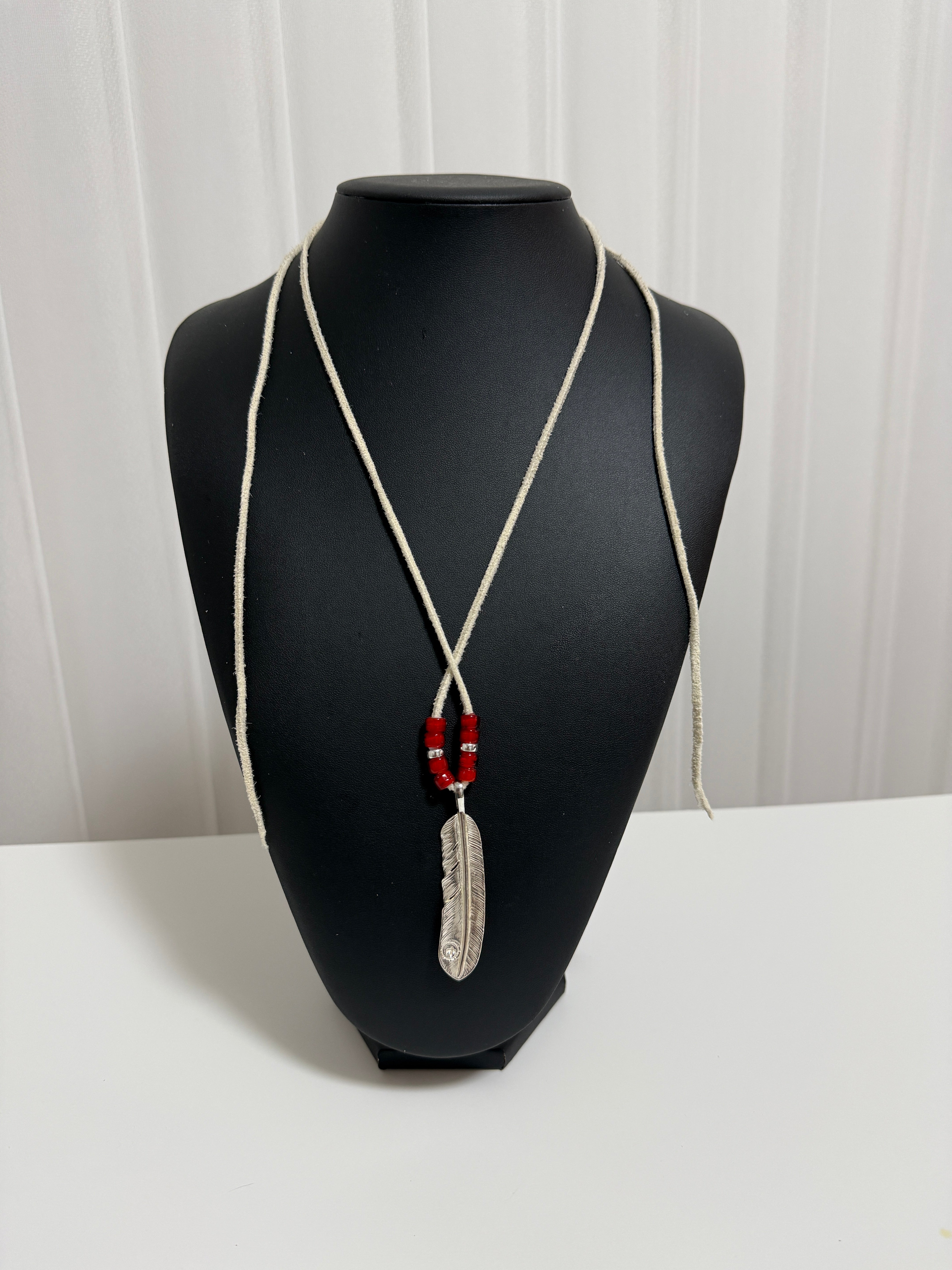 ゴローズ 上金特大フェザー鹿紐ネックレス組み ゴローズ 上金特大フェザー左＋ビーズ鹿革紐キャメルセットアップ