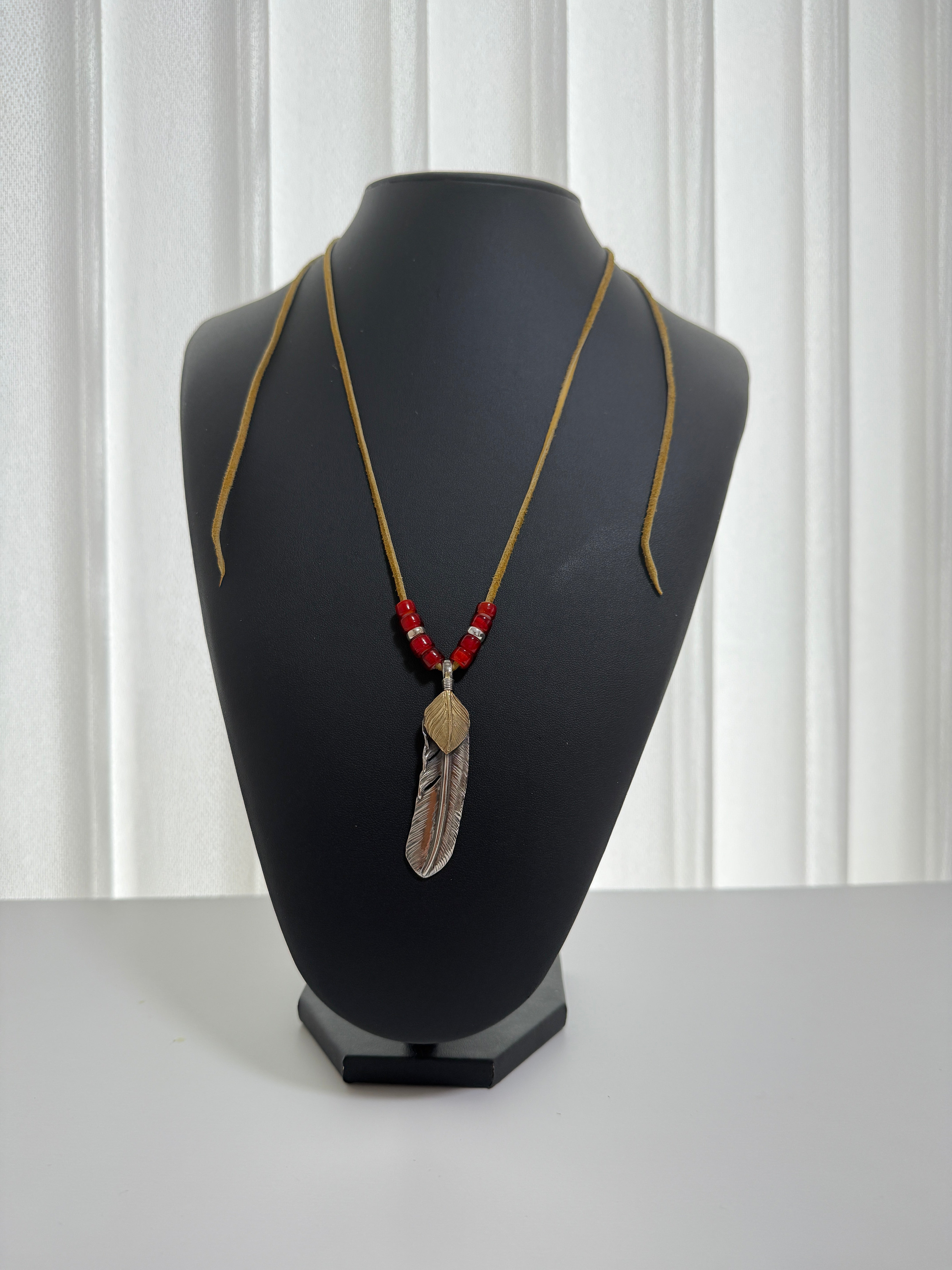 ゴローズ 上金特大フェザー右＋ビーズキャメル鹿革紐セットアップ