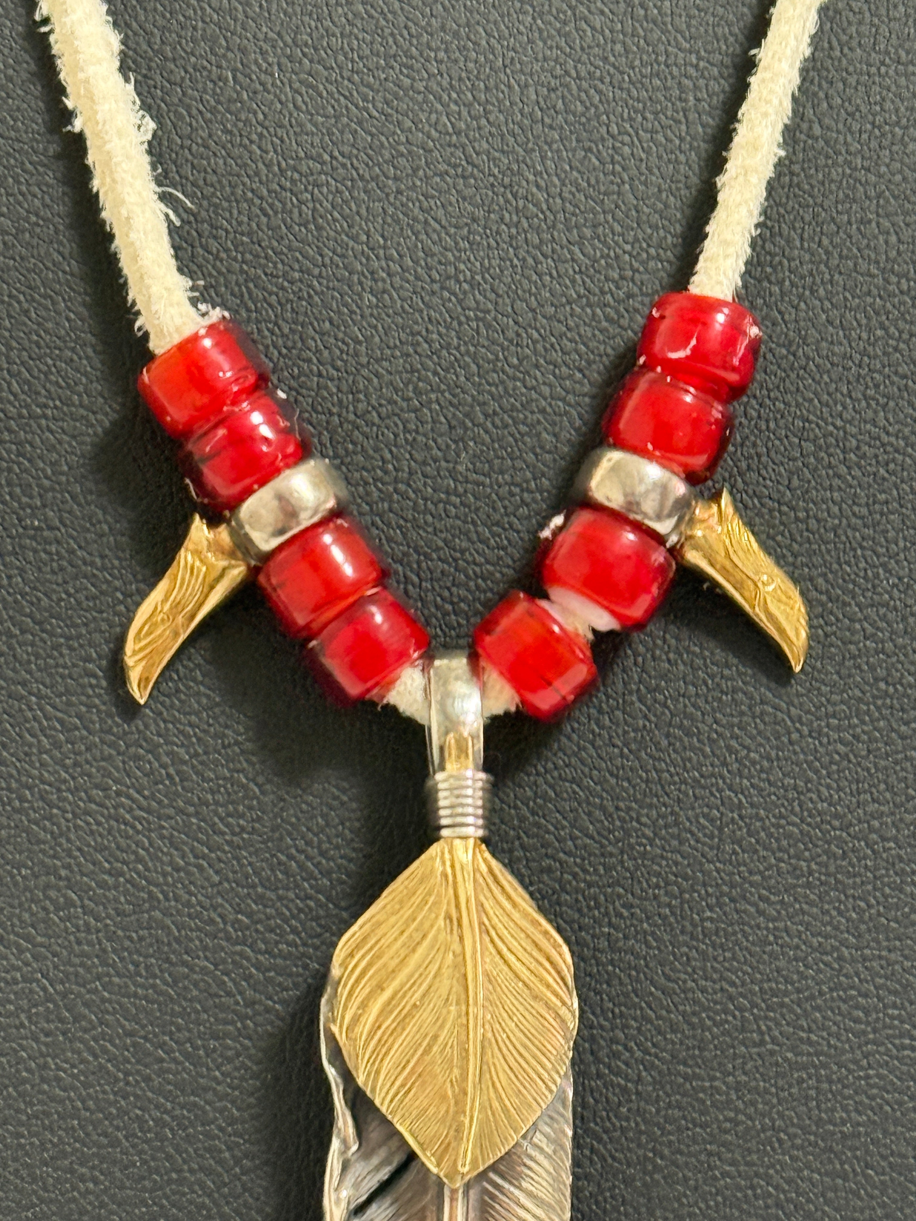 ゴローズ 上金特大フェザー右＋金イーグルビーズ＋鹿革紐セットアップ