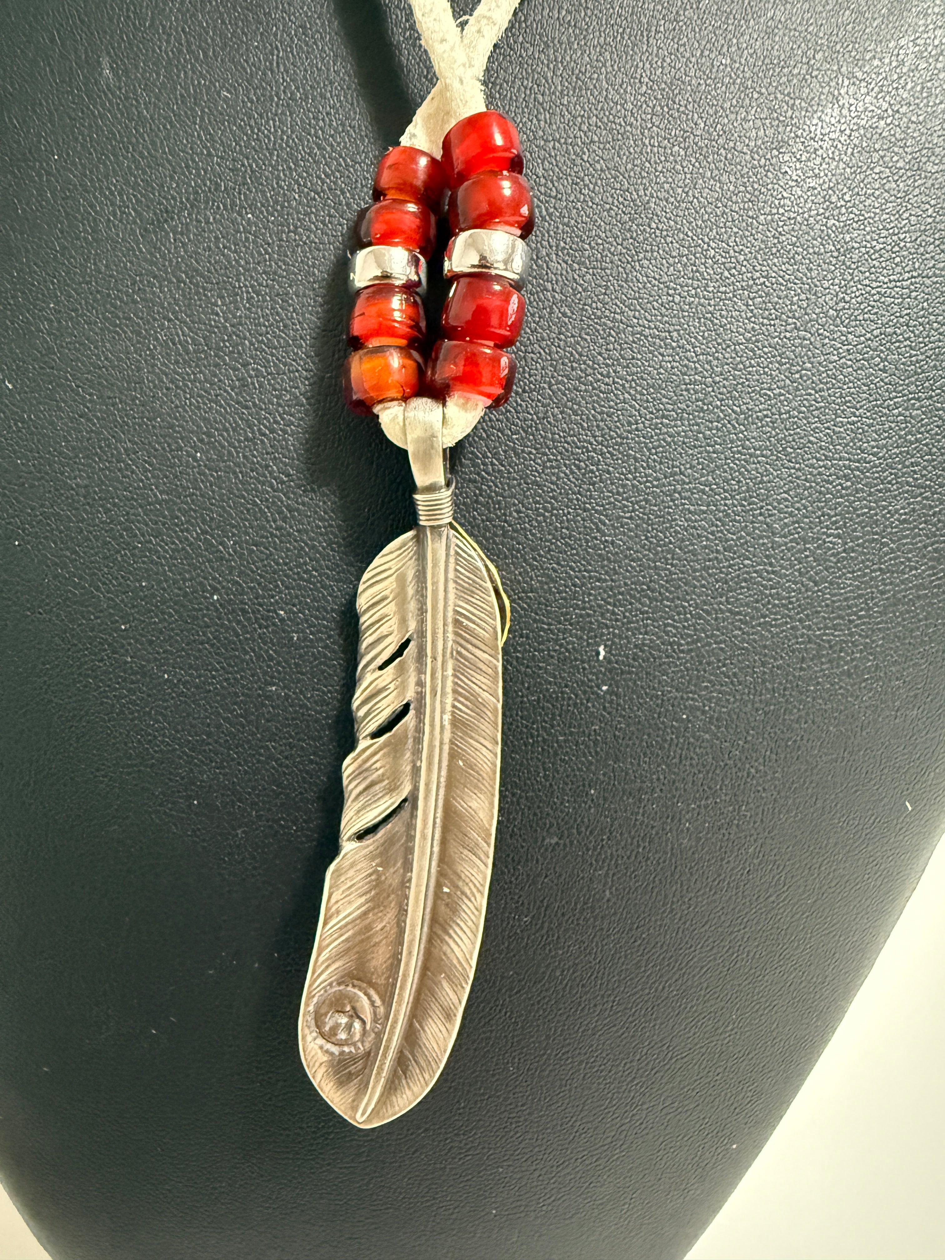 ゴローズ　上金特大フェザー左ビーズ付鹿革紐セットアップ