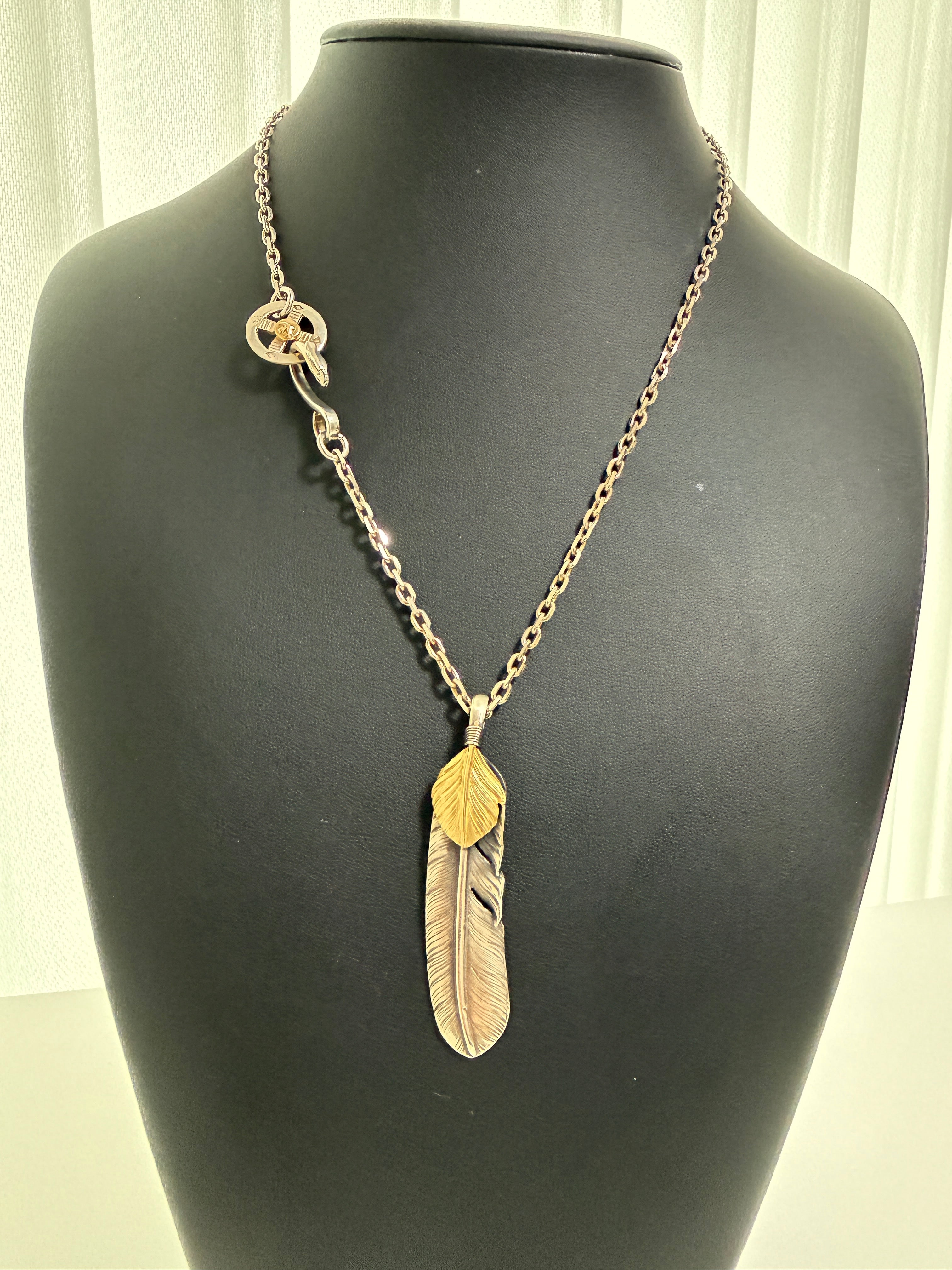 ゴローズ　上金特大フェザー左＋金メタルホイール付イーグルフック細角チェーン（47cm）セットアップ