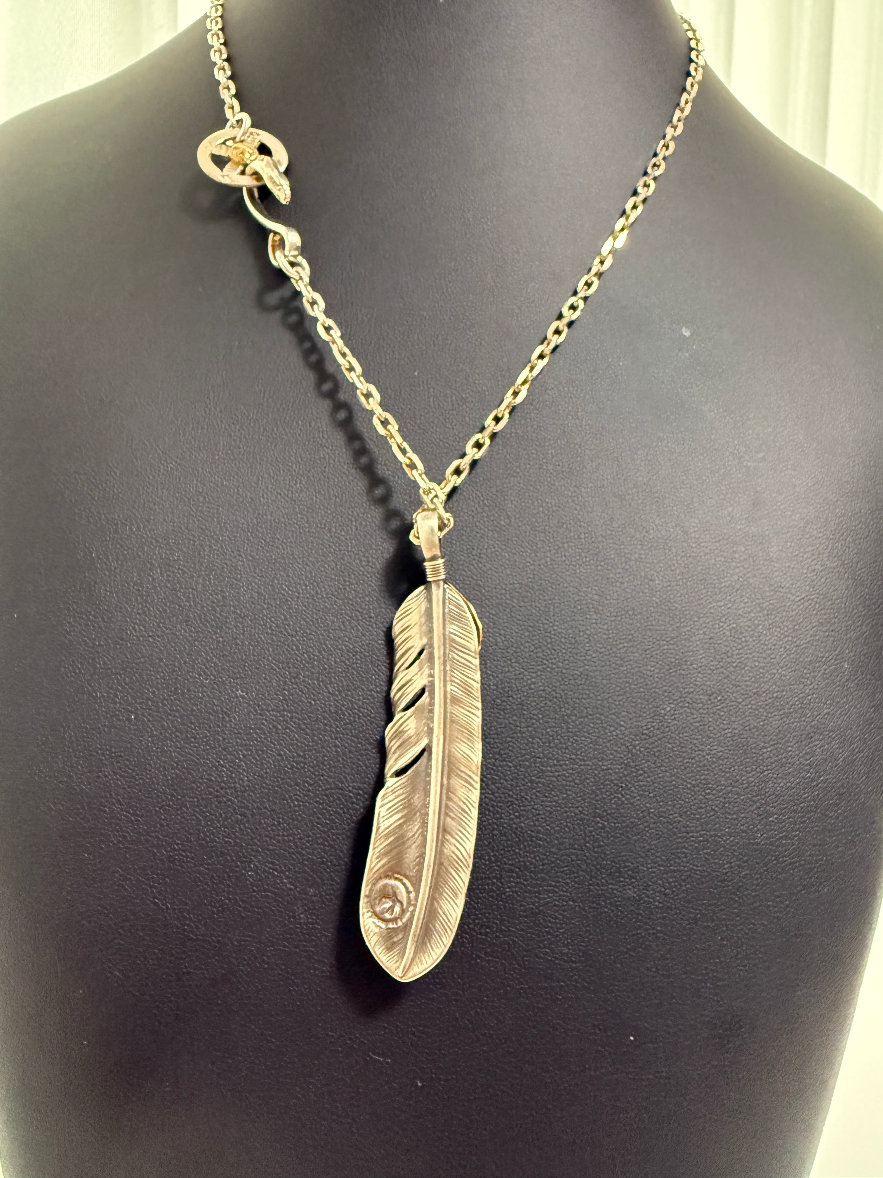 ゴローズ　上金特大フェザー左＋金メタルホイール付イーグルフック細角チェーン（47cm）セットアップ