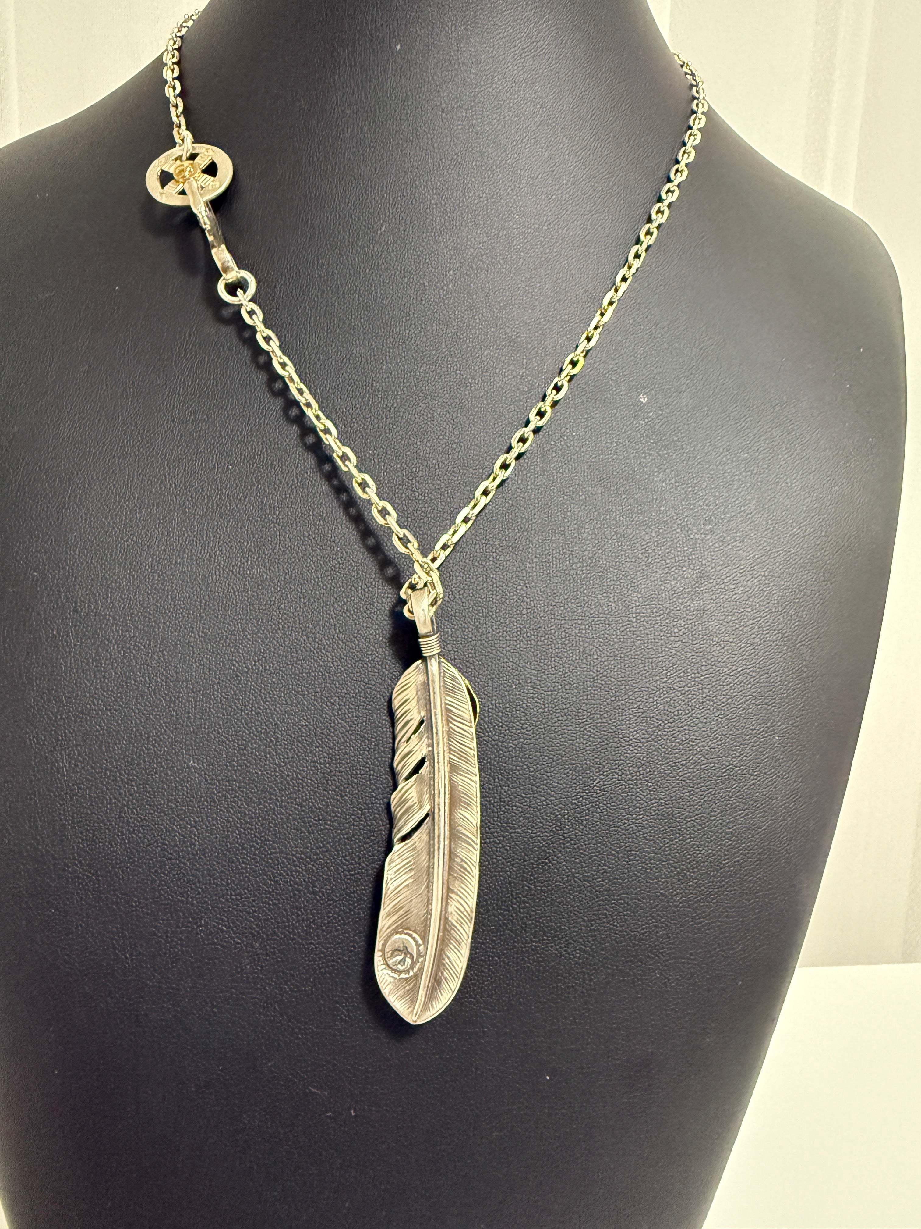 ゴローズ　上金特大フェザー左＋金メタルホイール付イーグルフック細角チェーン（47cm）セットアップ