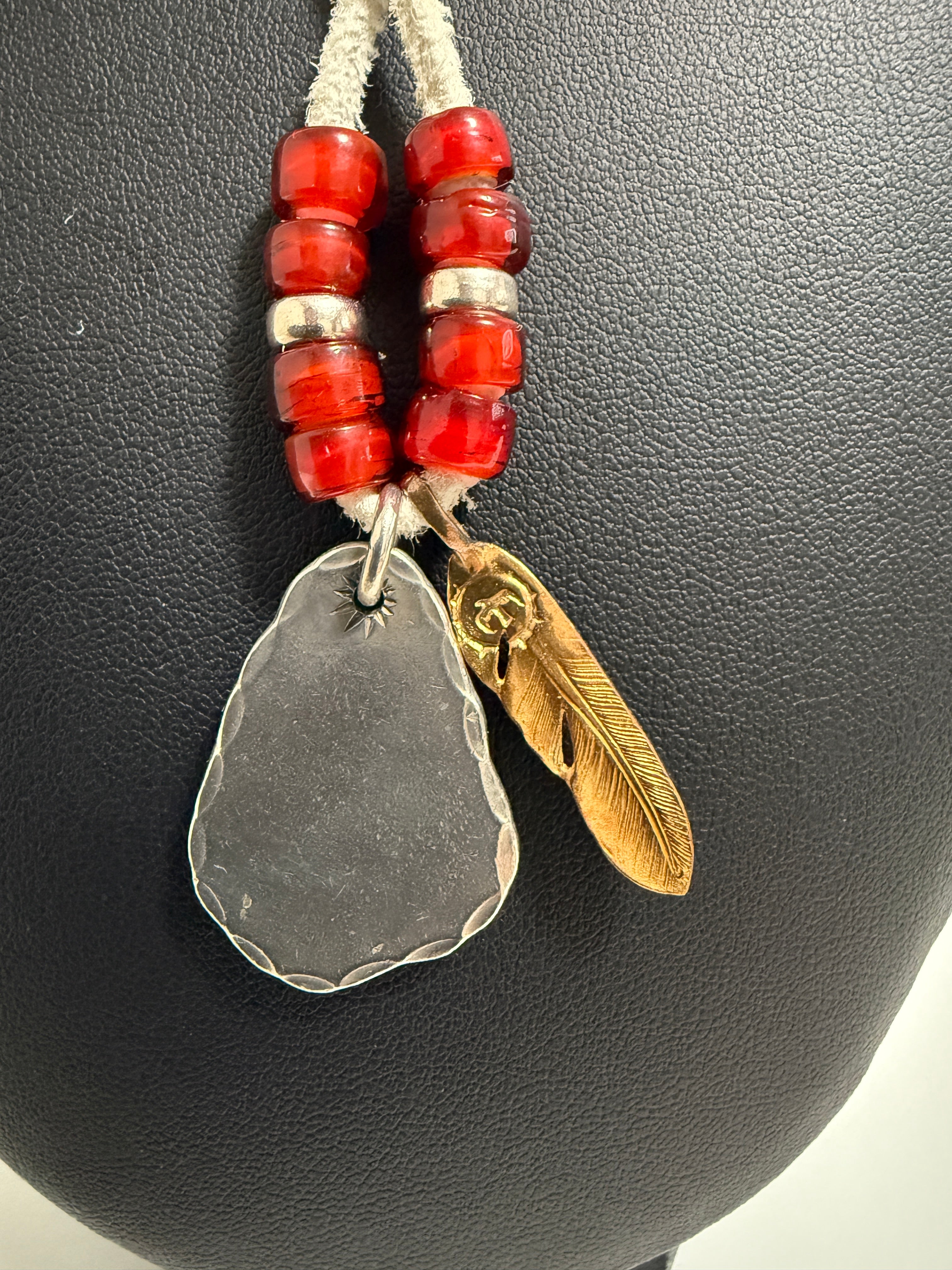 ゴローズ　イーグル付印台メタル＋K18フェザーS左＋ビーズ付鹿革紐セットアップ